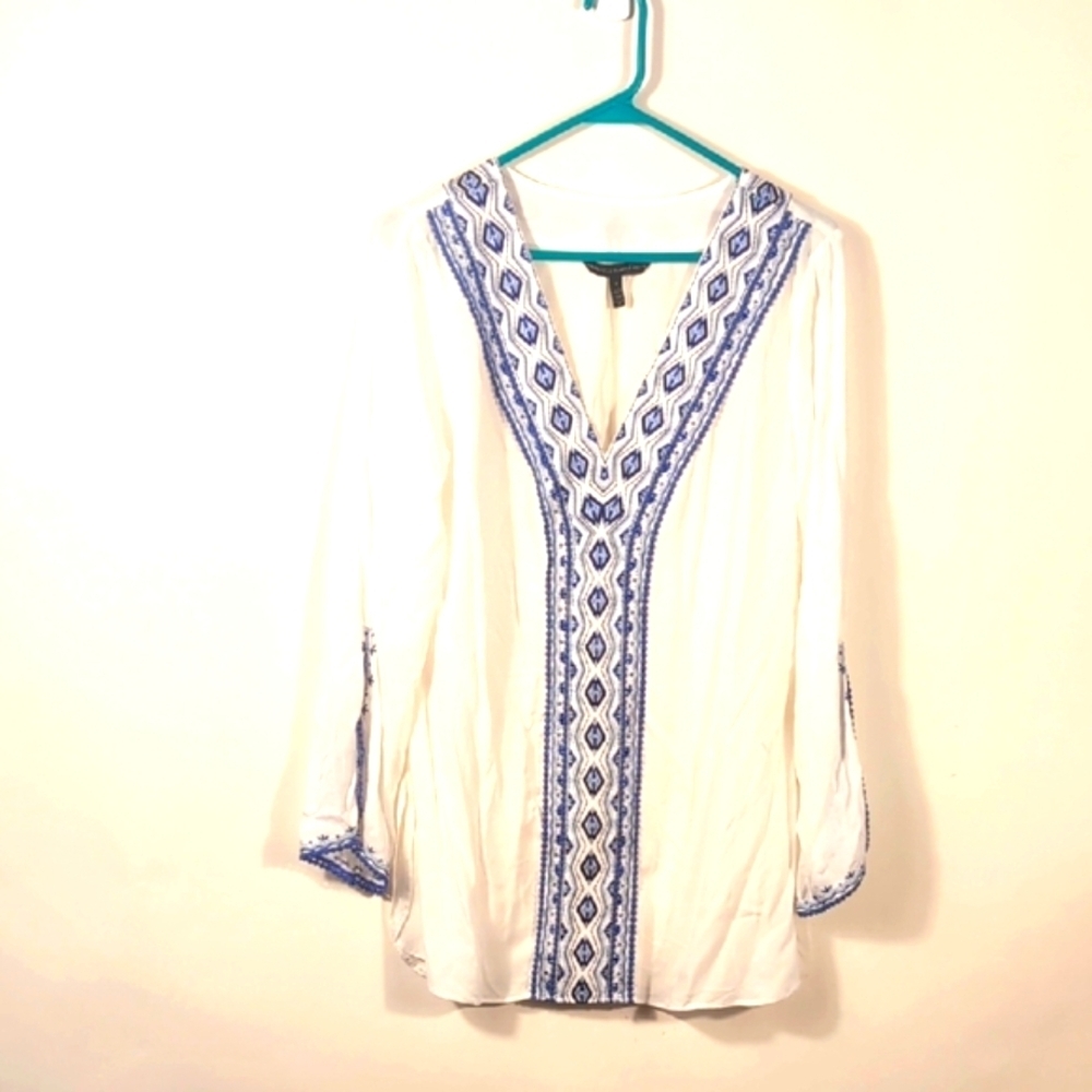 White house black market Embroidered White and Blue Tunic Top Suze 6